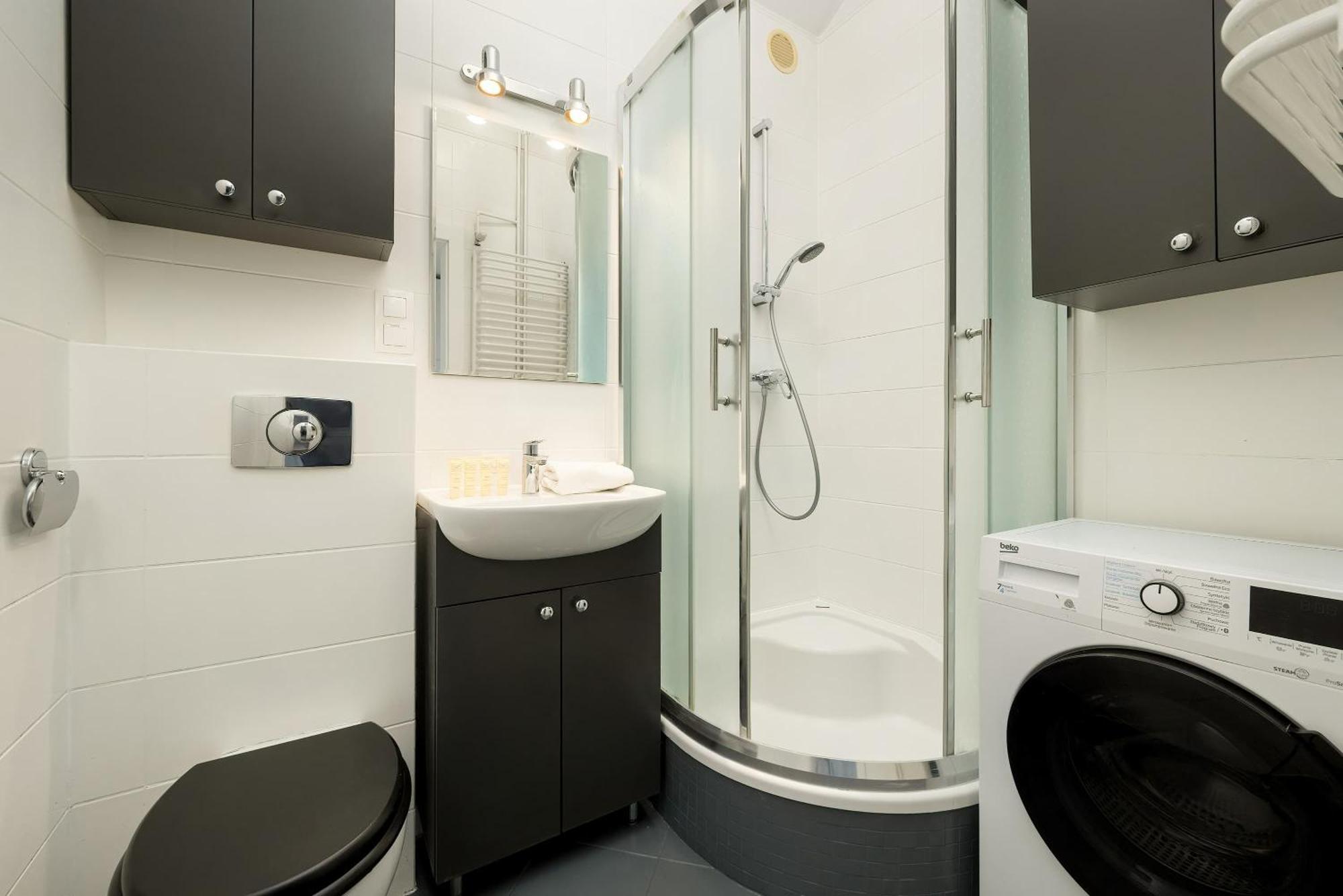 Pawlowa Stylish Apartment With Balcony & Home Office Wroclaw By Noclegi Renters Bagian luar foto
